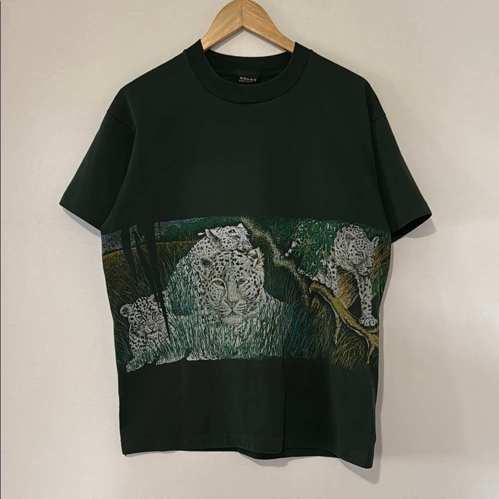 Vintage Snow Leopard T-Shirt / Large / 90s / Single Stitch